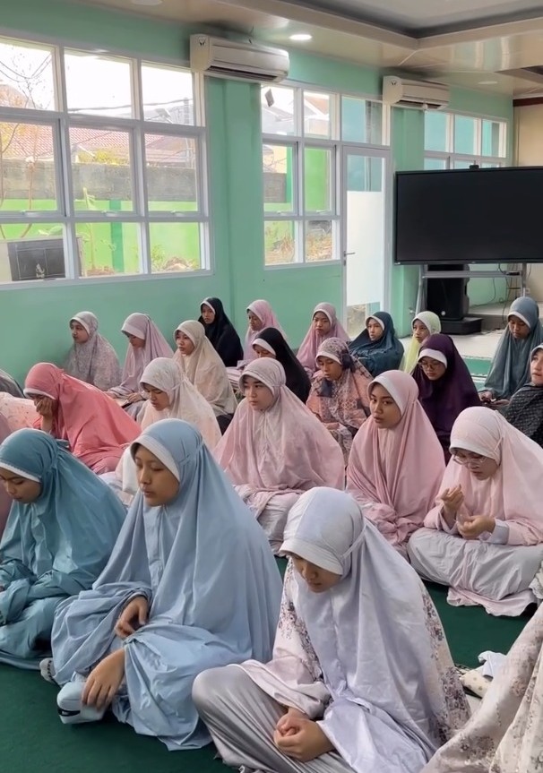 Suasana Kegiatan Pembinaan Pra-Tahfizh Camp SMP Islam Al Azhar 3 Bintaro